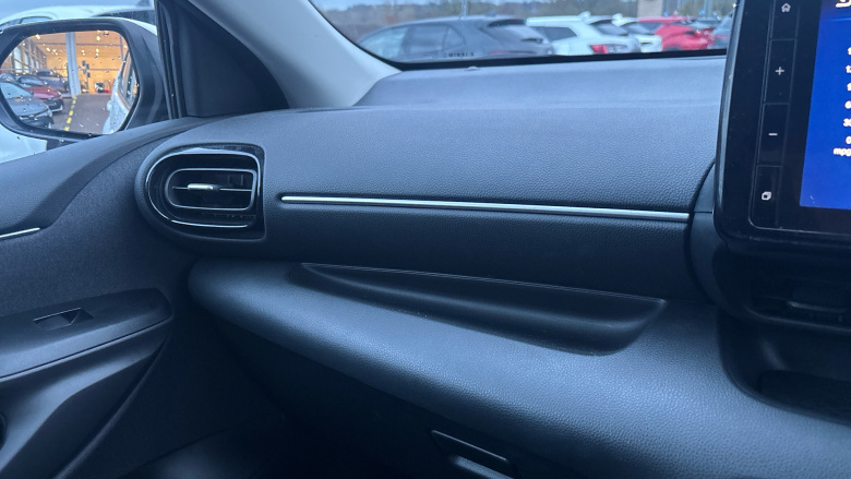 Toyota Yaris 1.5 Hybrid Design 5dr CVT Hybrid Hatchback